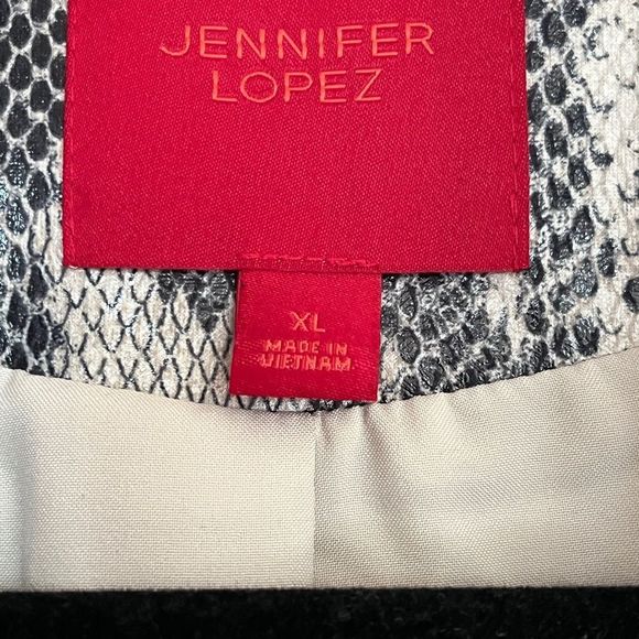 Jennifer Lopez Cropped Jacket - Picture 4 of 6
